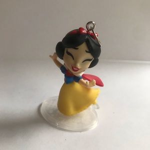 2/$8 Snow White Keychain
